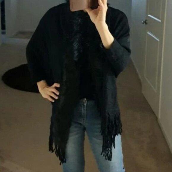 Black Faux fur & fringe Detail Batwing Sleeved Open front Knit Sweater Cardigan - Picture 7 of 8